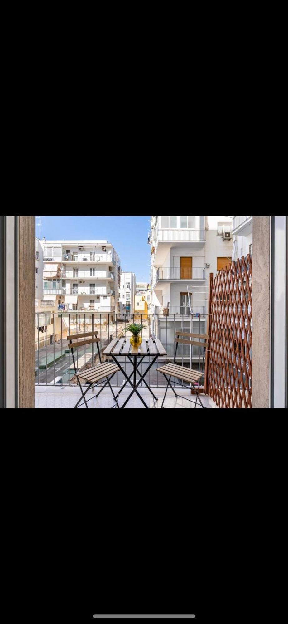 Miki'S Home - Central Rooms Bari Bagian luar foto