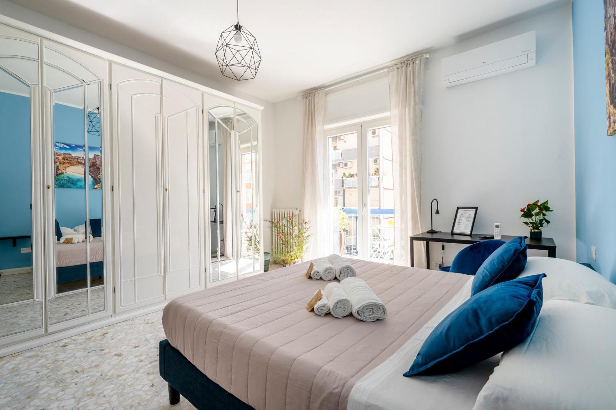 Miki'S Home - Central Rooms Bari Bagian luar foto