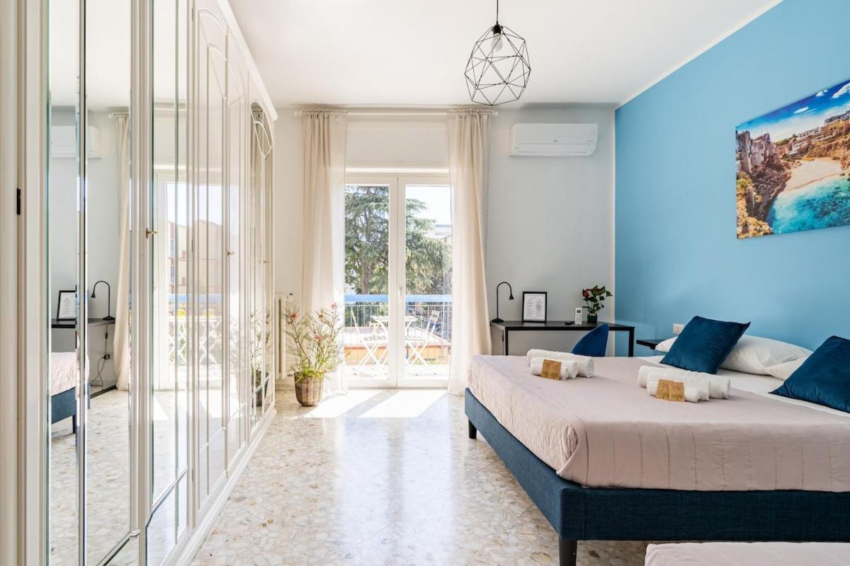 Miki'S Home - Central Rooms Bari Bagian luar foto