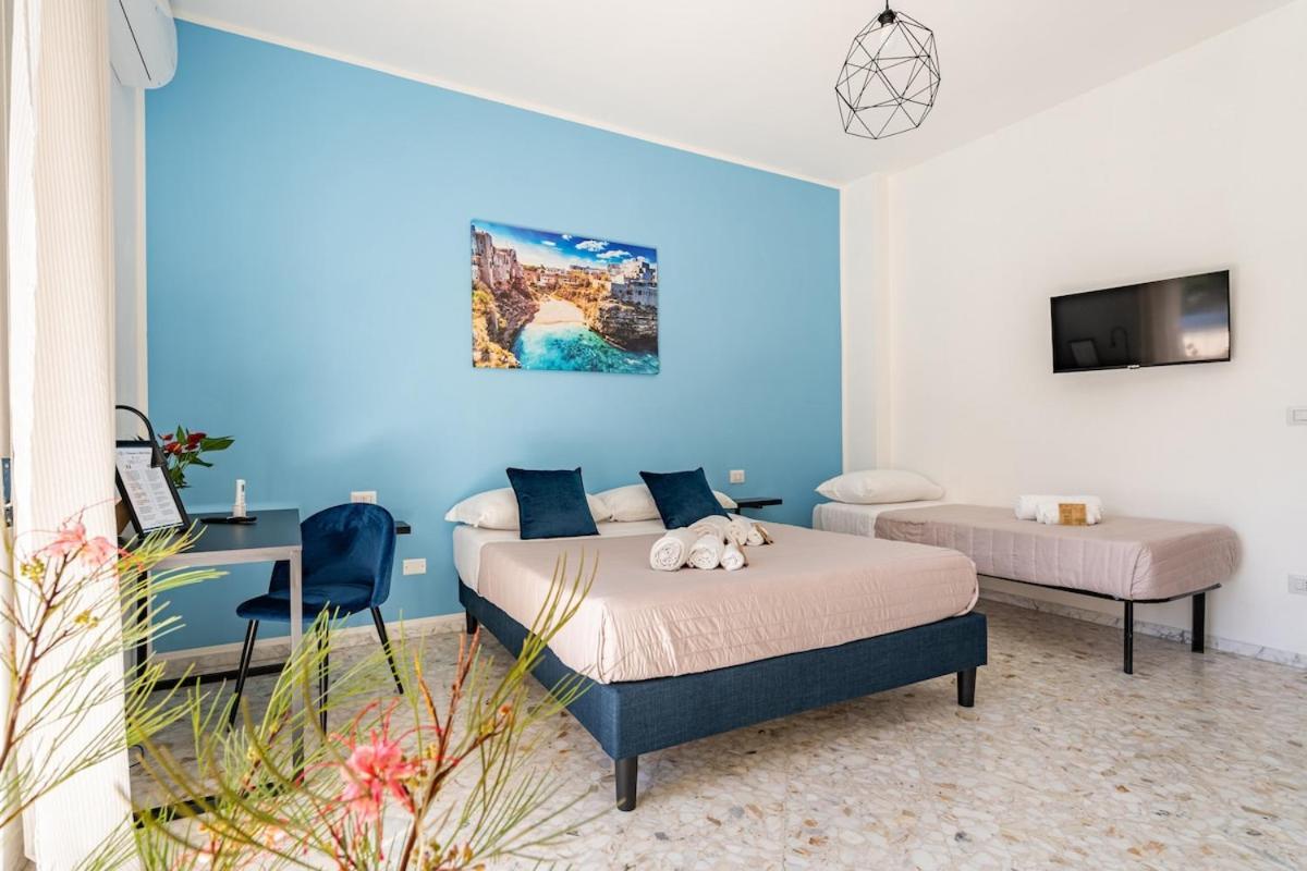 Miki'S Home - Central Rooms Bari Bagian luar foto