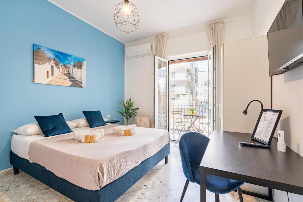 Miki'S Home - Central Rooms Bari Bagian luar foto